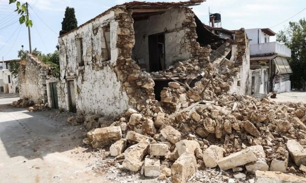 Μετανάστης που γλίτωσε από θαύμα τώρα μαγειρεύει για τους σεισμόπληκτους